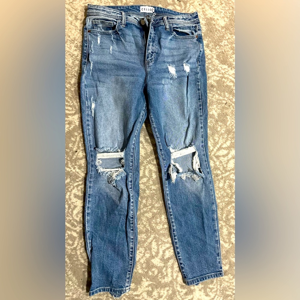 Women’s Cello Jeans skinny mom distressed style size:11